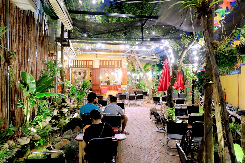 Mayaca-Garden-Cafe-131-Pham-Nhu-Tang 2