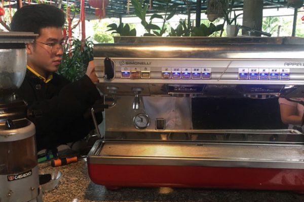 sua-may-pha-nouva-simonelli-2gr-loi-ban-phim-khong-nho-nuoc-mindovermetal