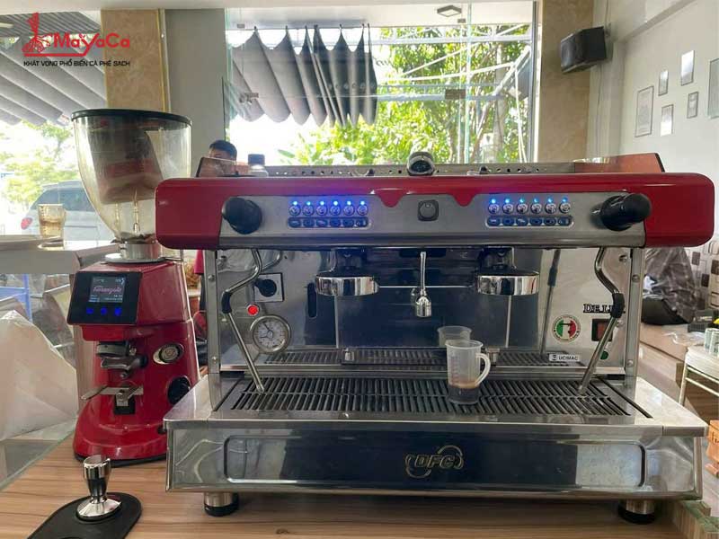 Mayaca-lap-dat-bo-may-bfc-delux-11el-va-may-xay-fiogenzato-f64e-1-mayacacoffee