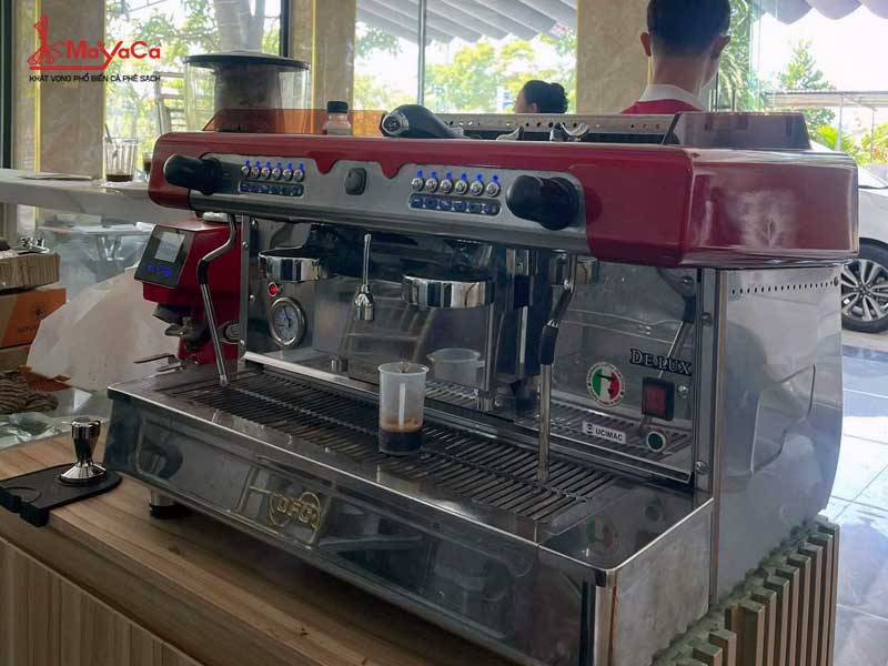 Mayaca-lap-dat-bo-may-bfc-delux-11el-va-may-xay-fiogenzato-f64e-3-mayacacoffee