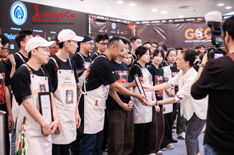 Ceo-mayaca-coffee-ho-duc-tien-ghi-dau-an-tai-vietnam-coffee-challenge-mayaca-5