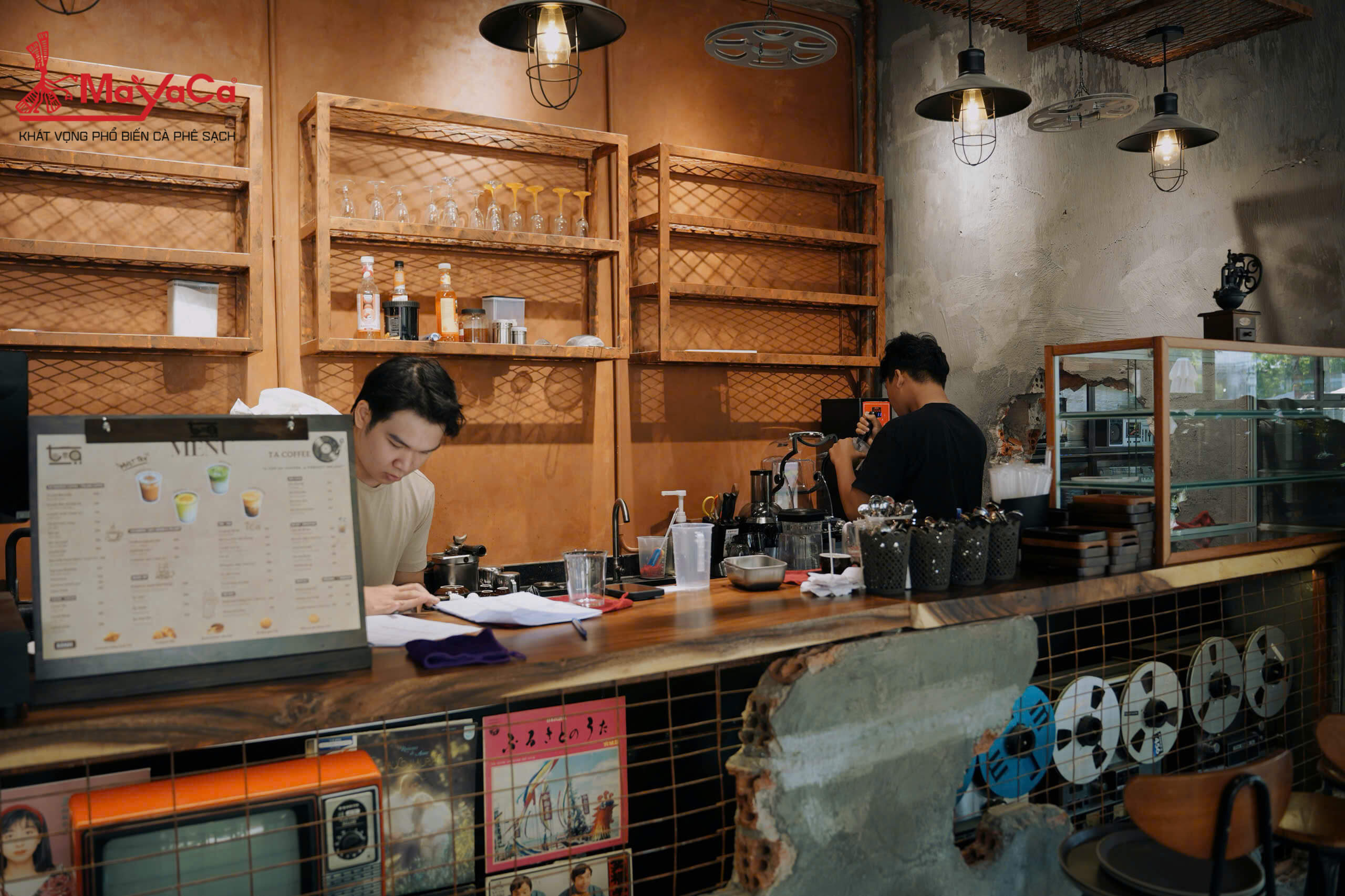 Mayaca-setup-team-dong-hanh-cung-ta-coffee-kien-tao-khong-gian-ca-phe-4