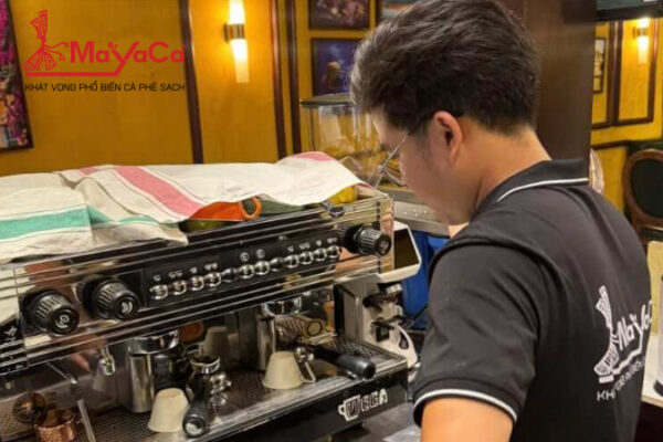 Mayaca-coffee-dong-hanh-nang-cap-va-bao-duong-thiet-bi-quay-bar-chuyen-nghiep-mayaca