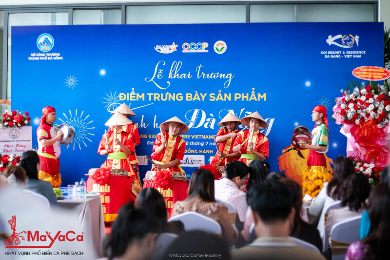 Tinh-hoa-da-nang-khong-gian-quang-ba-san-pham-dia-phuong-den-du-khach-mayaca-8