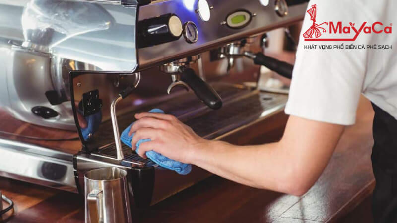 Ve-sinh-may-pha-ca-phe-mayacacoffee-6